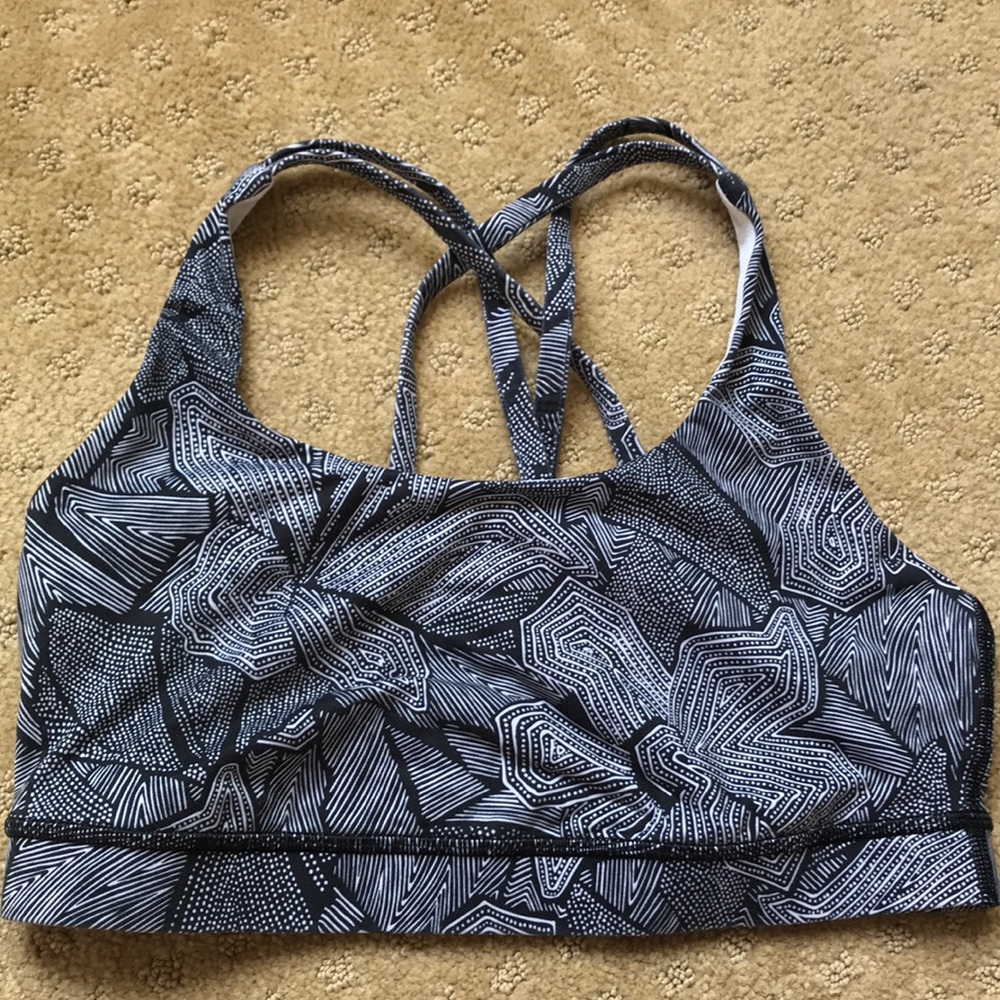 LULULEMON SPORTS BRA Size 8 rare pattern